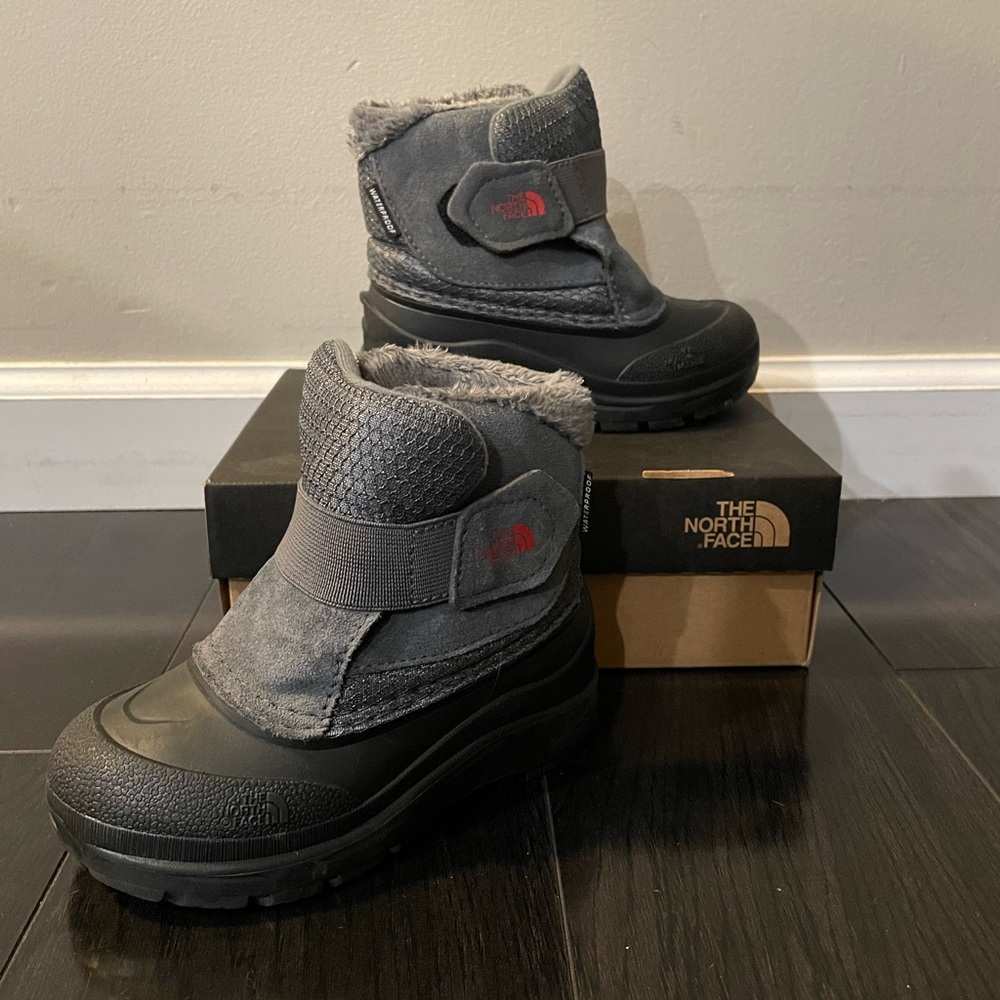 The North Face Toddler Alpenglow II Winter Boots size 9  Toddler in Black/Grey
